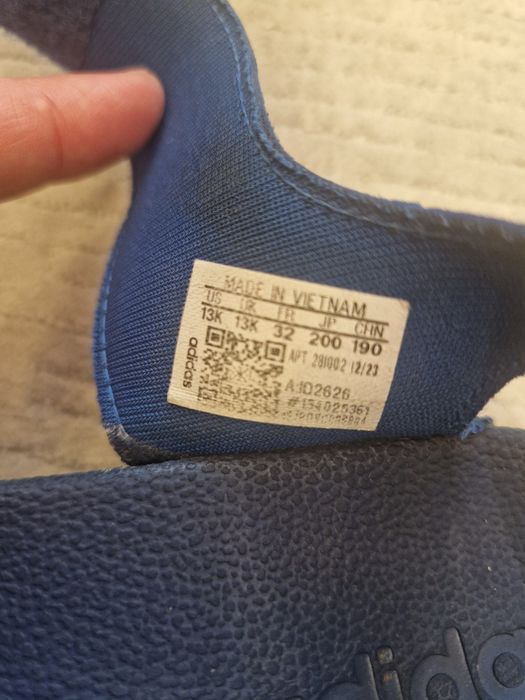 Продавам детски сандали Adidas Adilette