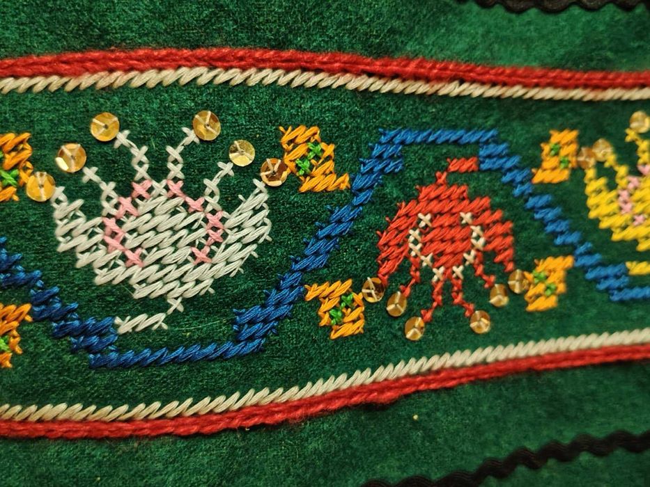 Женска севрняшка носия - Три части