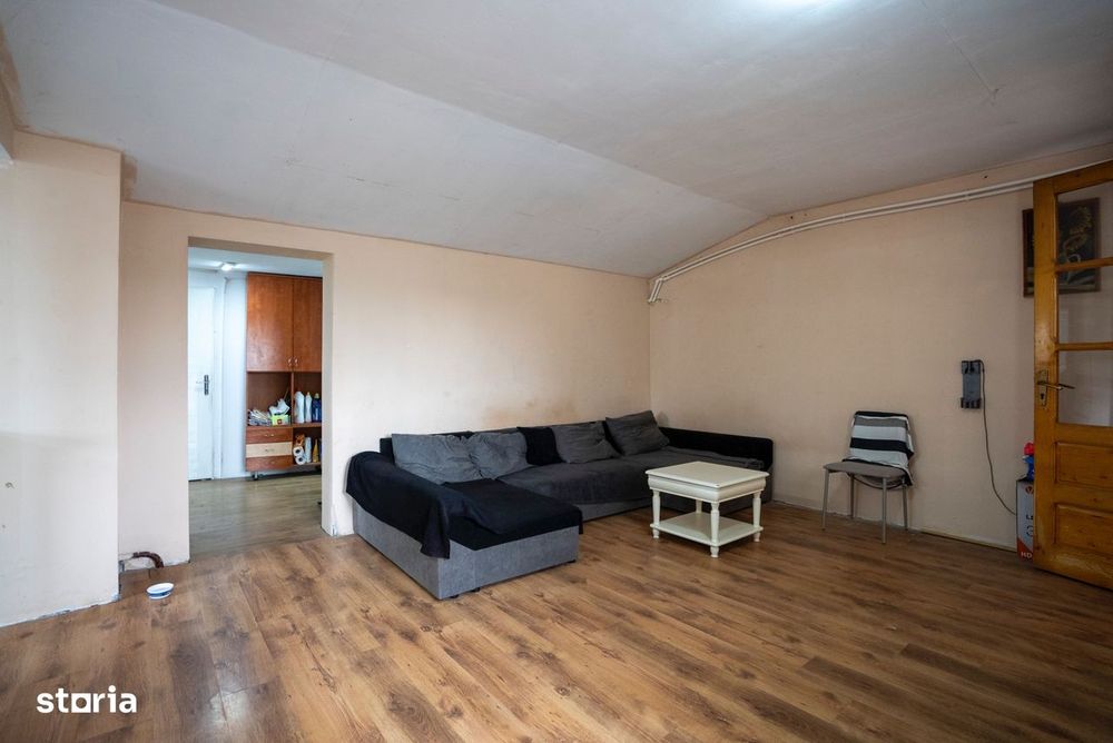 Casa 5 camere in Rogerius, la bulevard, cu acces auto
