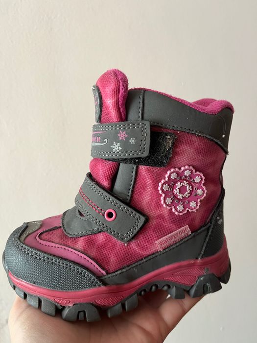 Продам зимние сапожки для девочки