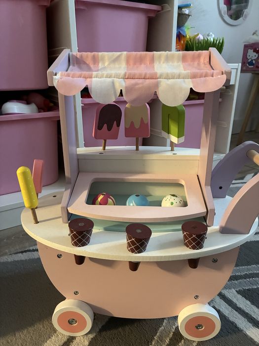 Jucari lemn si masinuta