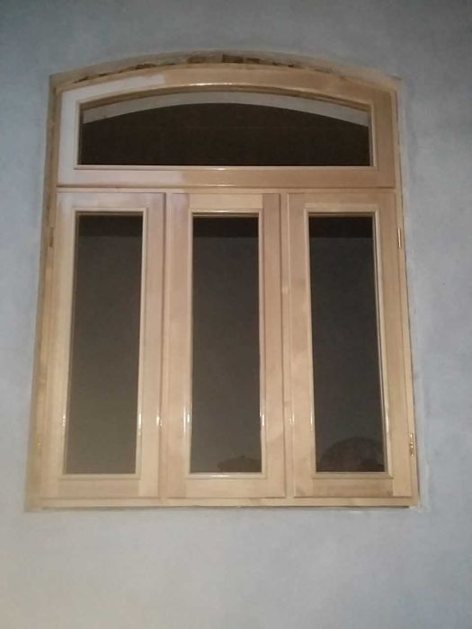 Kuxnya uchun eshik va romlar yog'ochdan, окна и дверей из дерева