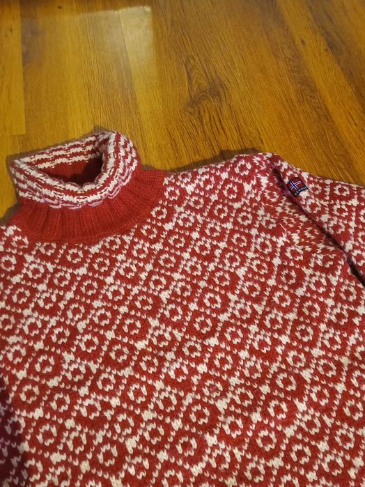 Норвежки вълнен пуловер Унисекс