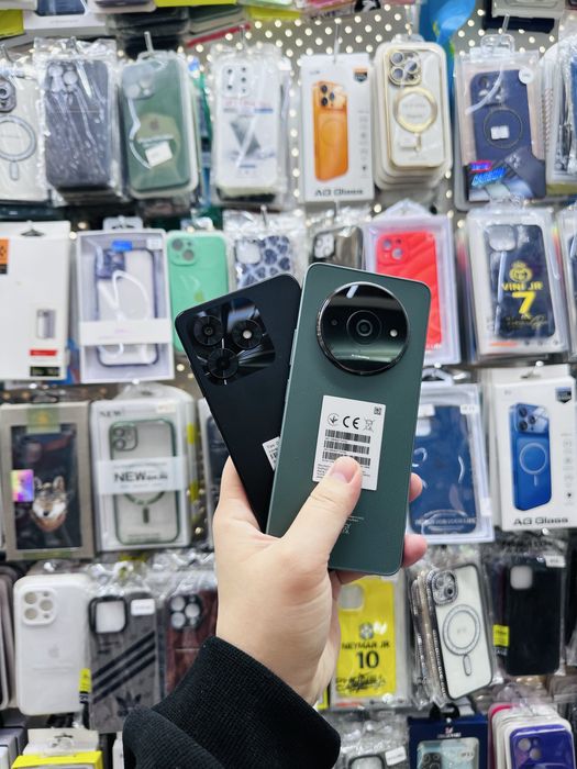 Телефон разные.