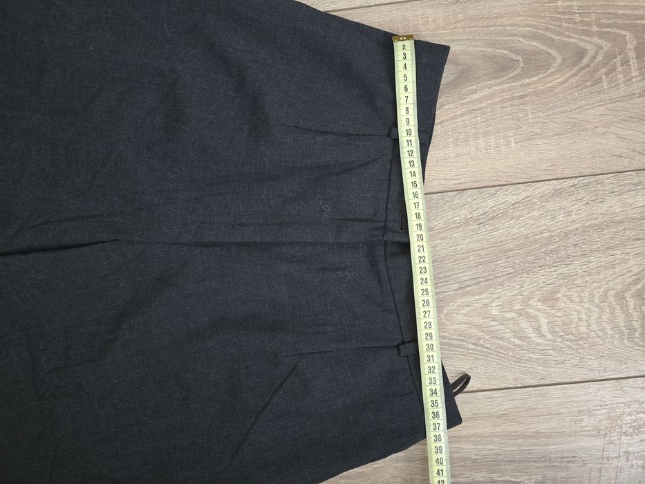 Pantaloni din lana
