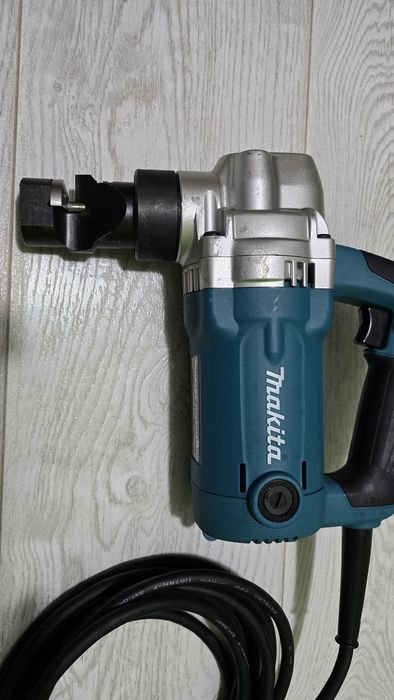 Foarfeca tabla Makita model JN3201