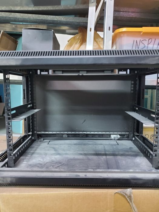 Продам серверный шкаф