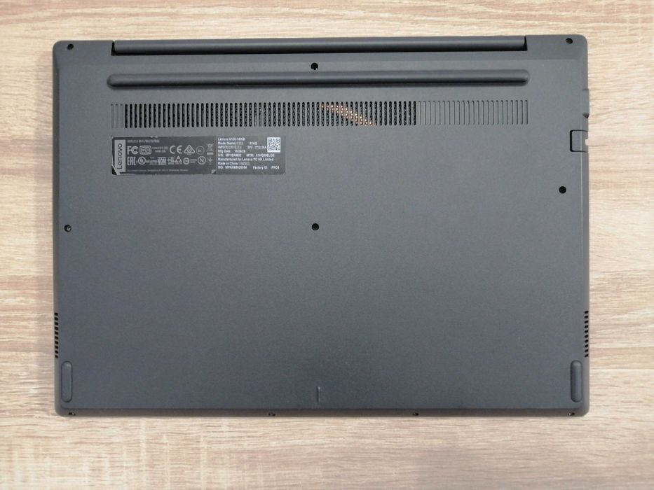 Lenovo V130-14IKB , 14'' Fhd , i5 7200U , 8 gb ram , 120 gb Ssd
