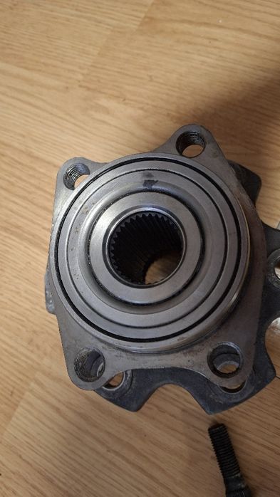 Vand butuc febi pajero 2006