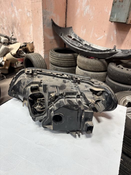 Десен фар Bmw X5 E53