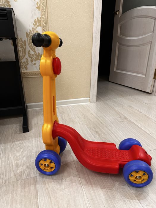 Детский малышковый самокат для дома /квартиры