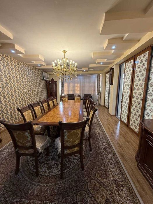 Срочно сдается 3ком кв в новостройке 215кв.м.