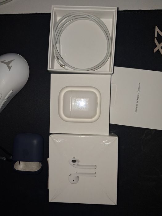 продам airpods 1 отличное состояние