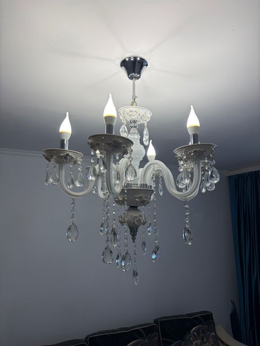 Продам диван и люстру