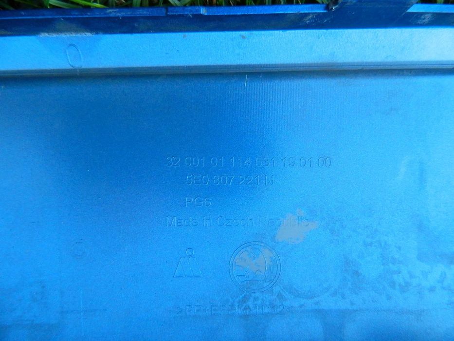 Bara fata Skoda Octavia 3 facelift model 2017-2020 cod 5E0807221N