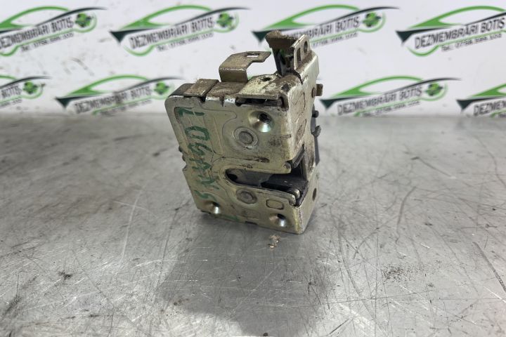 Broasca usa fata stanga 8200290961 Dacia Logan prima generatie