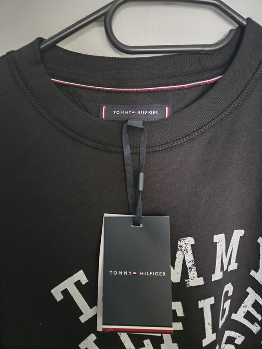 TOMMY HILFIGER суитчър размер L