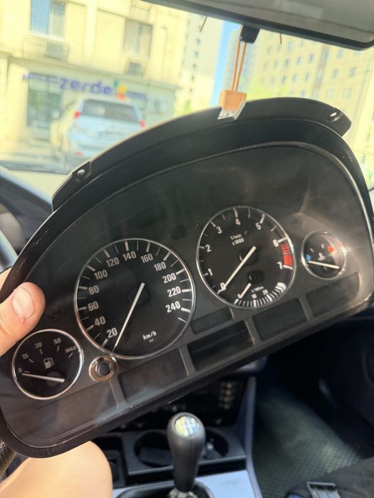 Продам щиток приборки БМВ Е 39( дорест)