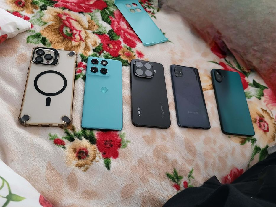 Vand diferite telefoane astept ofertele voastre
