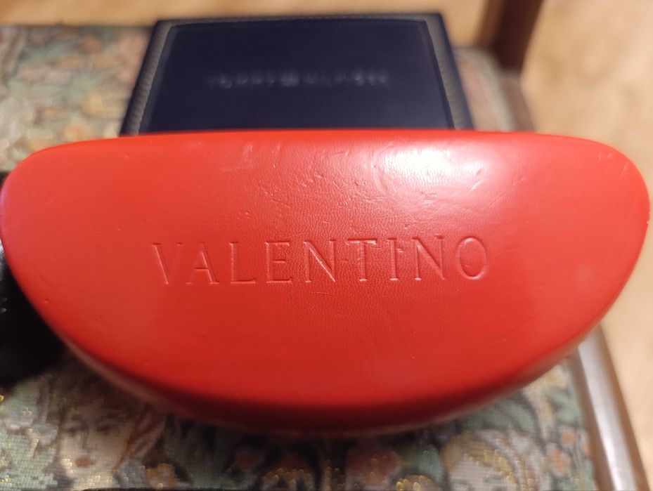 Продам футляры для очков,бренды,недорого