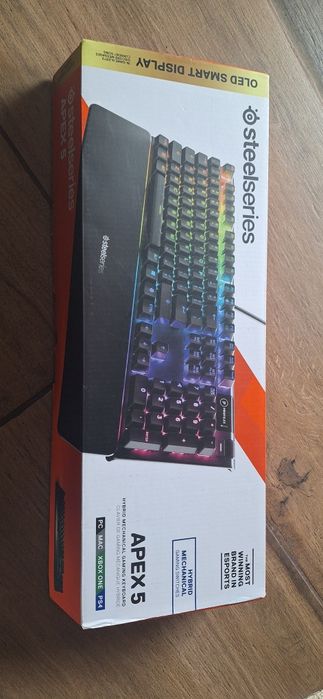 Tastatura gaming Steelseries Apex 5