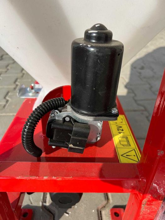 Разпределител на сол, семена, торове - 110 L + Видео