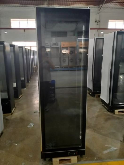 Vitrina frigorifica verticala noua cu o usa 187cm inaltime