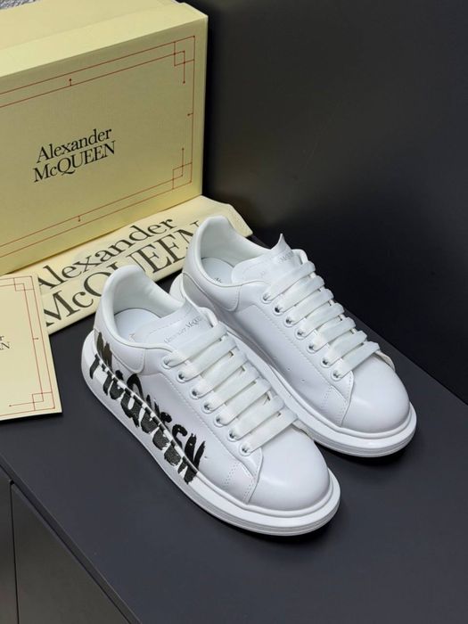 Adidasi Alexander Mcqueen noi !!! Marimi 40/44 !!!