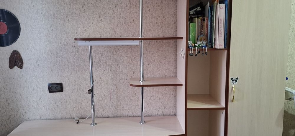 Подростковый стол