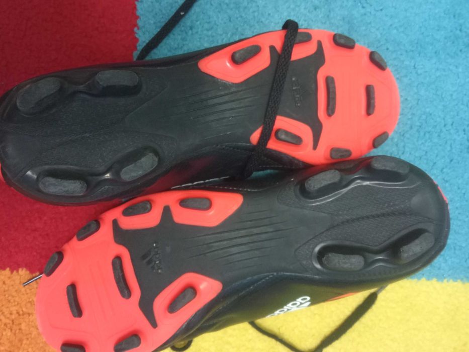 Детски бутонки Адидас