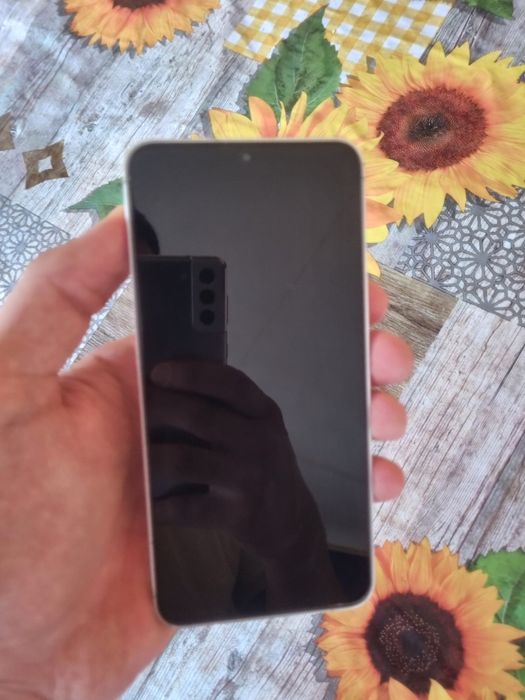 Samsung 24 plus  256/12