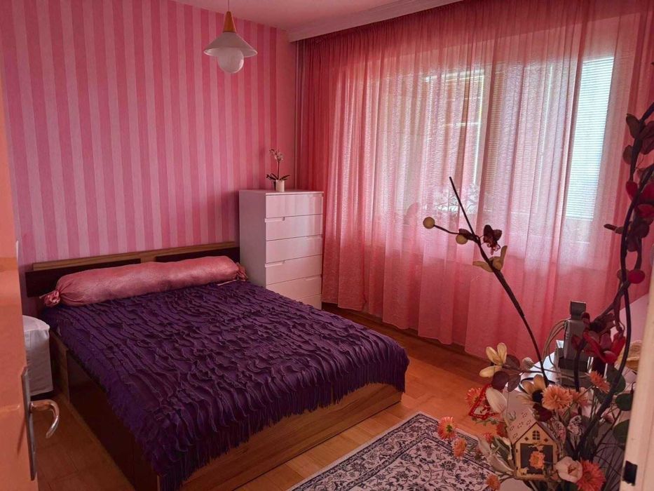 Двустаен апартамент за продажба в кв. Дружба 1, до Фантастико