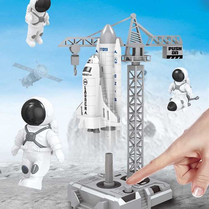 Космическа станция с кран, ракети и астронавти