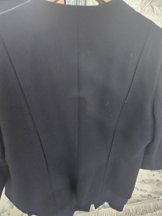 Продам шикарный деловой костюм