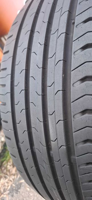 2бр. 215/45/17 Continental 6.8mm грайфер, дот 19г. Предлагаме монтаж--