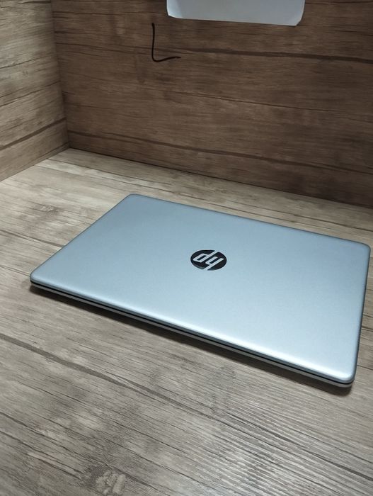 Noutbuk sotiladi. HP Core i-5 1235U DDR4  8 GB SSD 512 GB 15.5  FHD