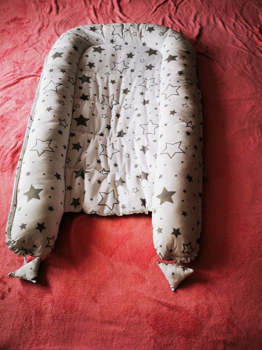 Baby nest cosulet bebelus pentru dormit