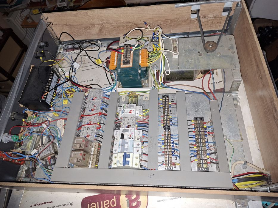 Vind incubator automat1320 oua gaina