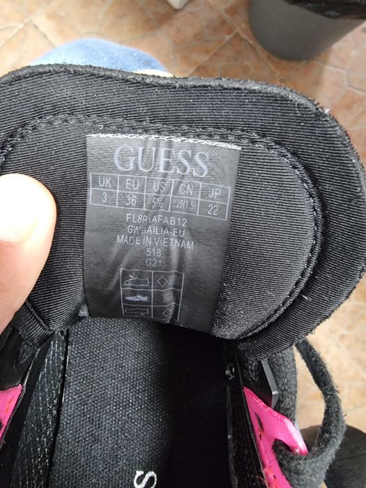 маратонки на Guess