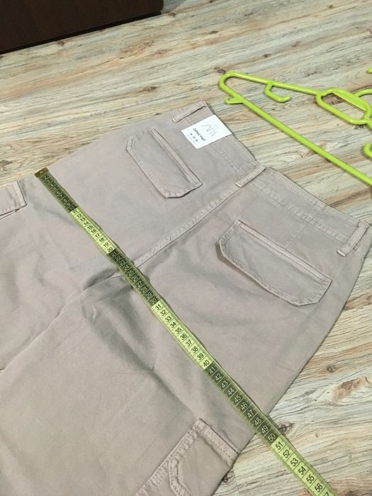 Blugi cargo Zara