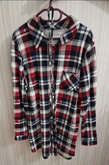 Разные джемперы на девочку. Размер 140-152