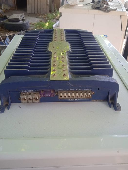 Усилитель автозвук