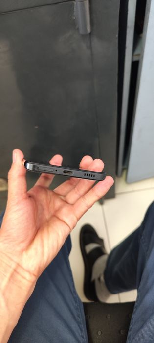 Poco F5 pro.  ideal