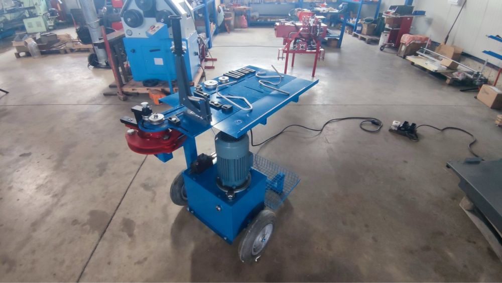 Машина за огъване на тръби до ф8