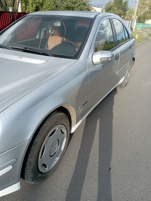 Продаётся Мерседес с200 2.1 л. дизель