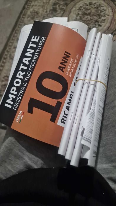 Plita electrica este naoua nu a fost folosita nici o data