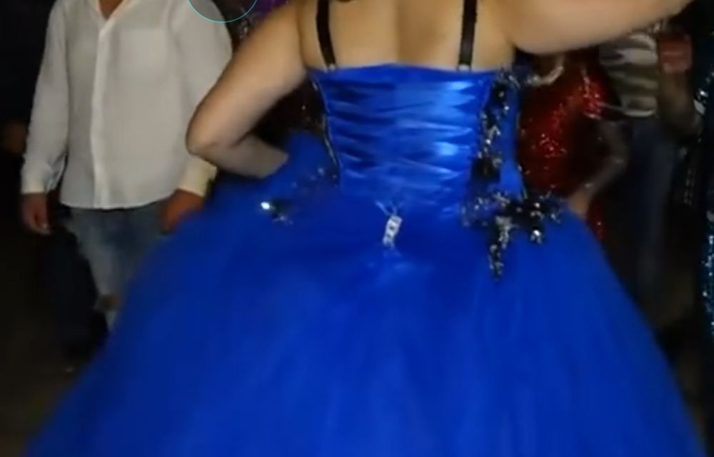 Синя      рокляяя