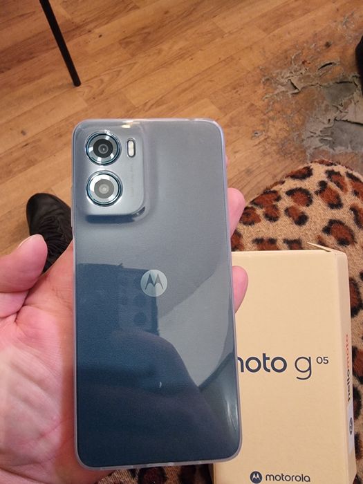 Продавам Моторола G 05