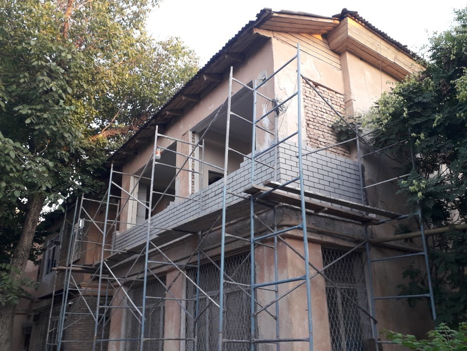 Кладка балконов аблицовичним