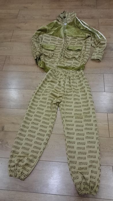 Спортивный костюм